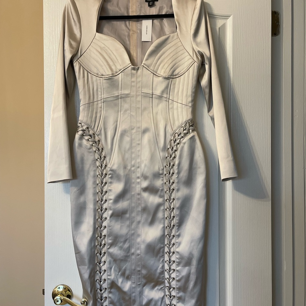 Karen Millen Elegant Cream Dress with Unique Stitching